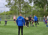 Laatste training S.K.N.W.K. JO7-1 (partijtje tegen de ouders) van maandag 27 mei 2024 (30/180)